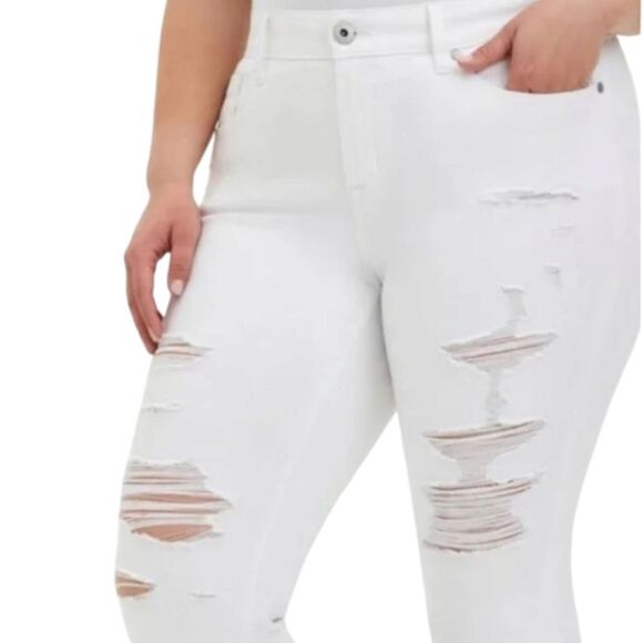 TORRID PLUS Size White Distressed Cropped Vintage Boyfriend Jeans Plus Size 18 - Picture 4 of 16